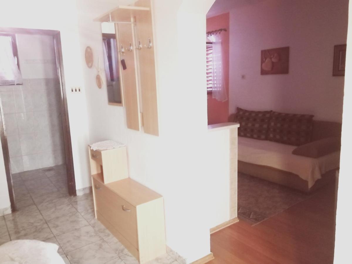 Apartmani Zmiric Primosten Exterior photo