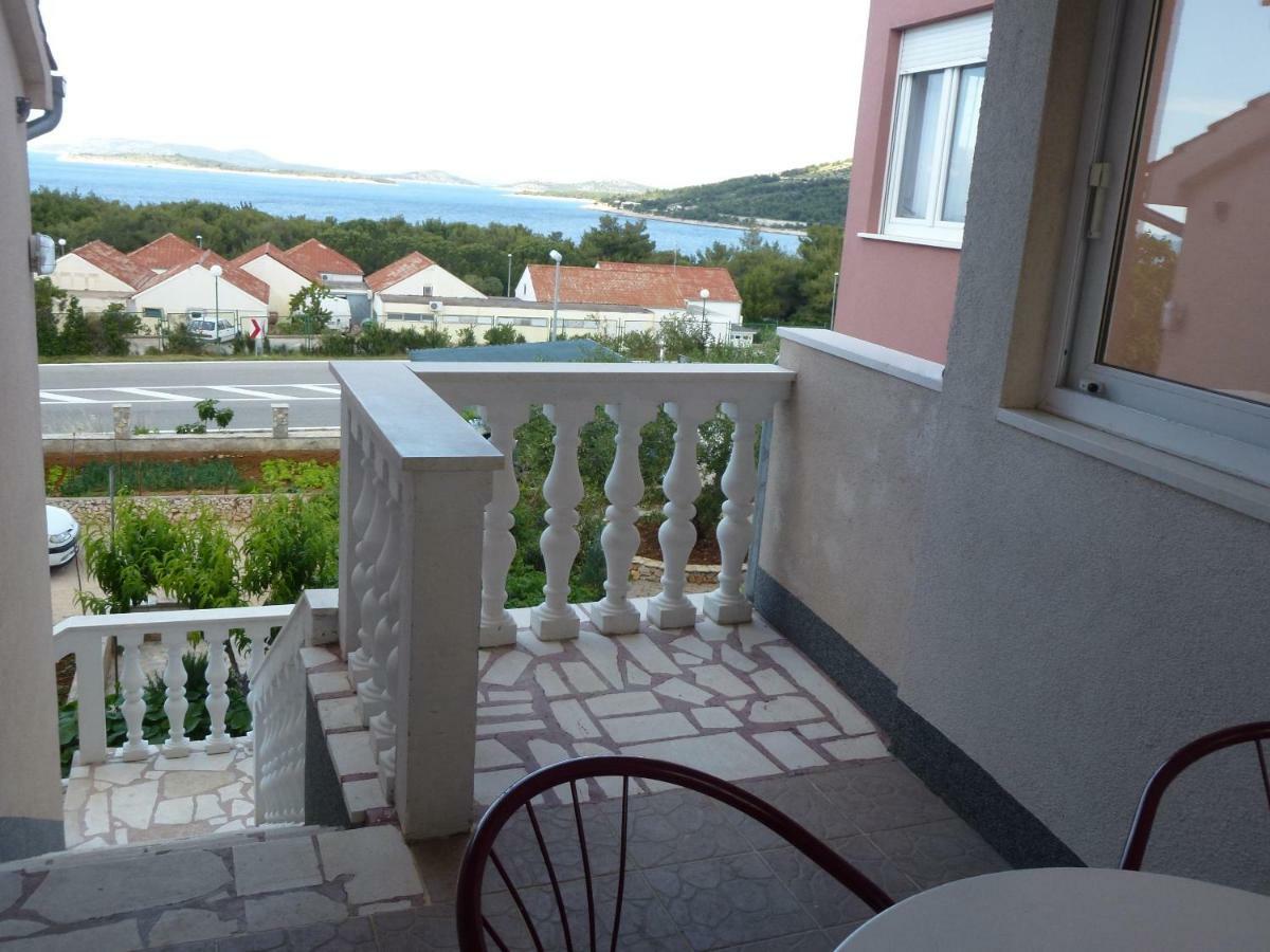 Apartmani Zmiric Primosten Exterior photo