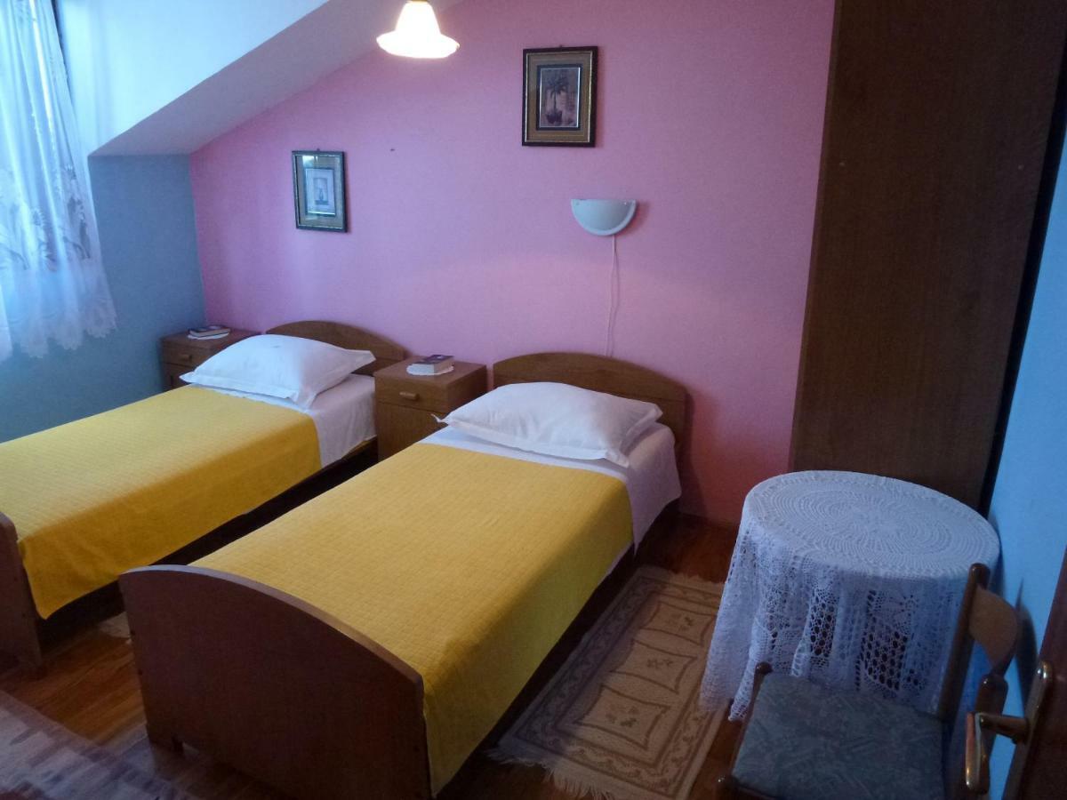 Apartmani Zmiric Primosten Exterior photo